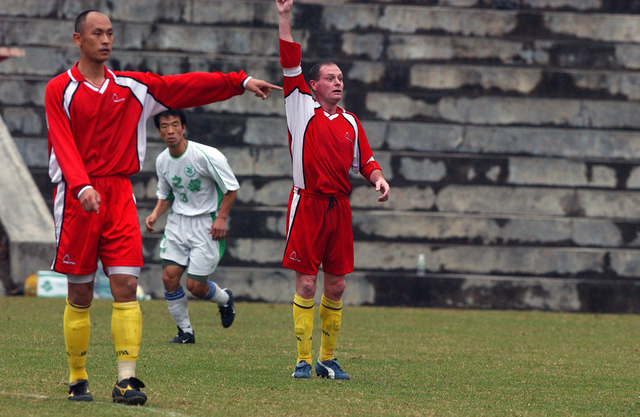他是英格兰天之骄子,更是中国西北足球的希望
