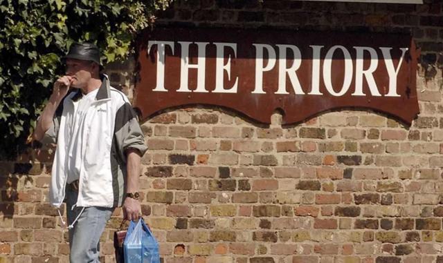 他是英格兰天之骄子,更是中国西北足球的希望