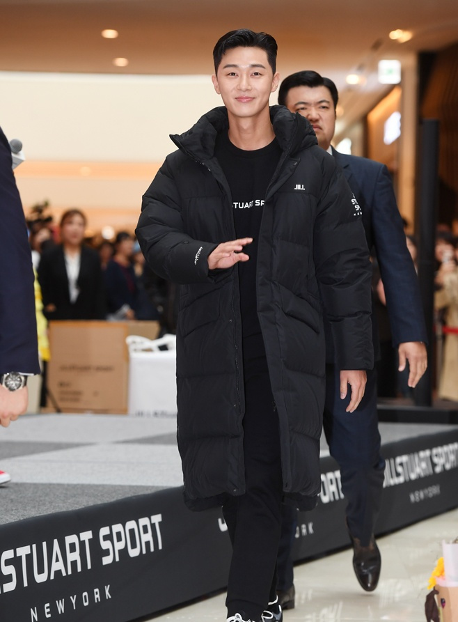 朴敏英朴叙俊有一起参加综艺吗,朴叙俊羽绒服穿搭