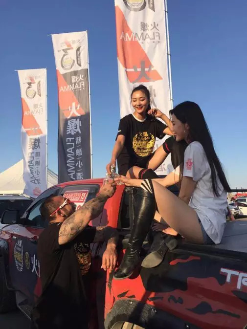 火爆初征，勇冠三军！试析小酒3.0时代的“灵魂跨界”