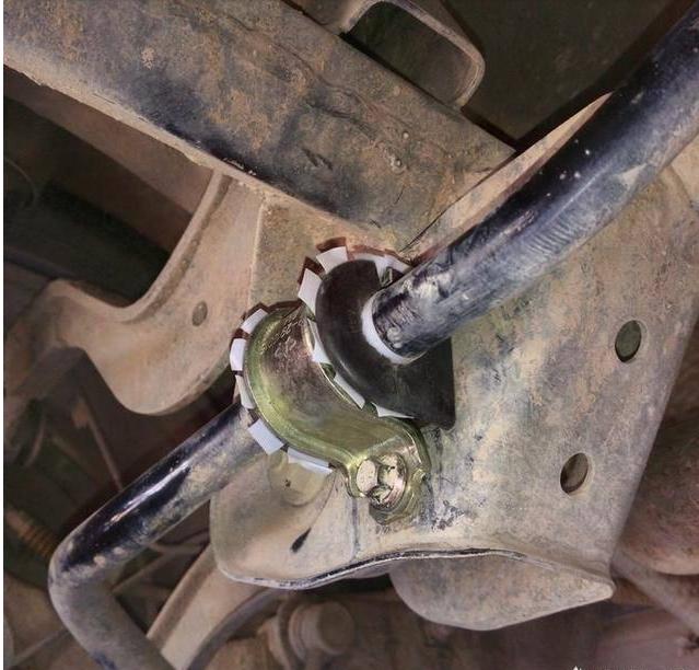 方向盘异响是什么原因怎么解决,dx3方向盘管柱异响解决办法