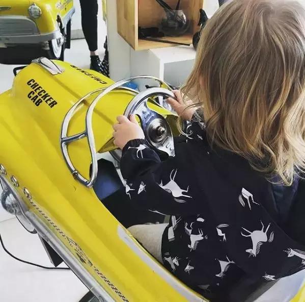 一个保姆游20多个国家,住七星酒店,吃米其林餐厅还拿年薪60万!