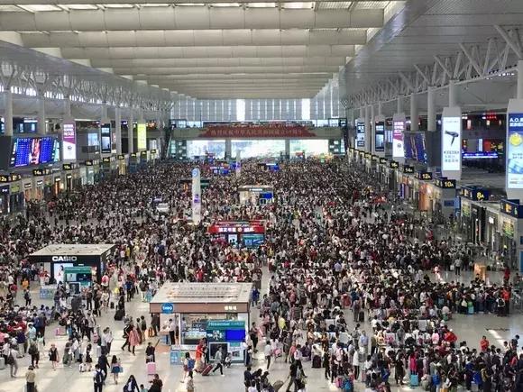 国庆回家堵车五小时,国庆回湖南堵在路上