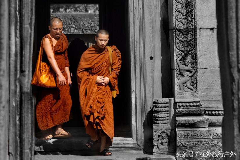 不去普罗旺斯和柬埔寨，千元飞到泰国看最美向日葵田和高棉遗址