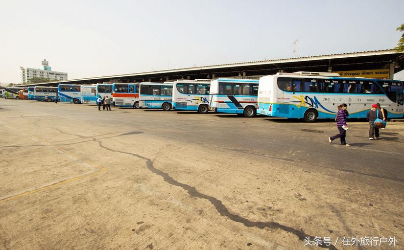 不去普罗旺斯和柬埔寨，千元飞到泰国看最美向日葵田和高棉遗址
