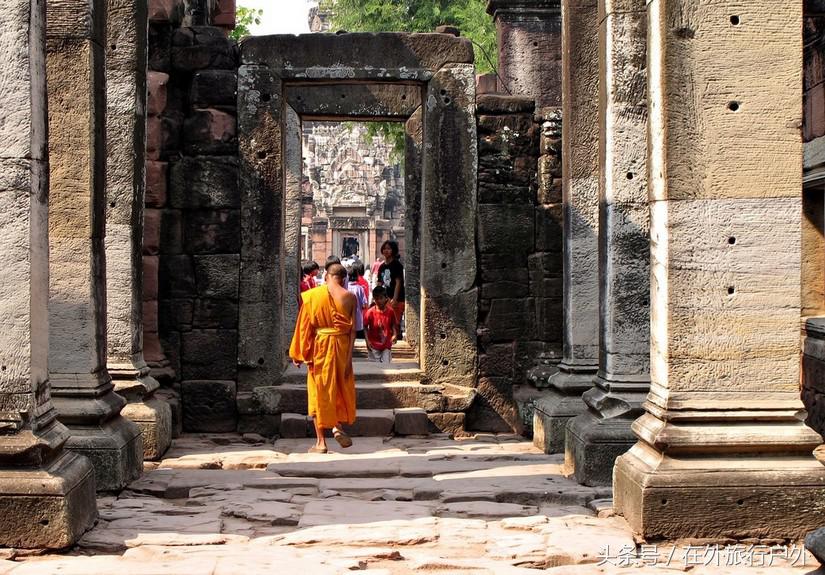 不去普罗旺斯和柬埔寨，千元飞到泰国看最美向日葵田和高棉遗址