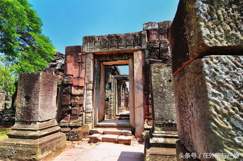 不去普罗旺斯和柬埔寨，千元飞到泰国看最美向日葵田和高棉遗址