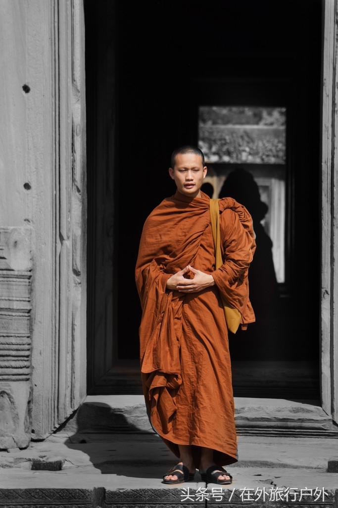 不去普罗旺斯和柬埔寨，千元飞到泰国看最美向日葵田和高棉遗址