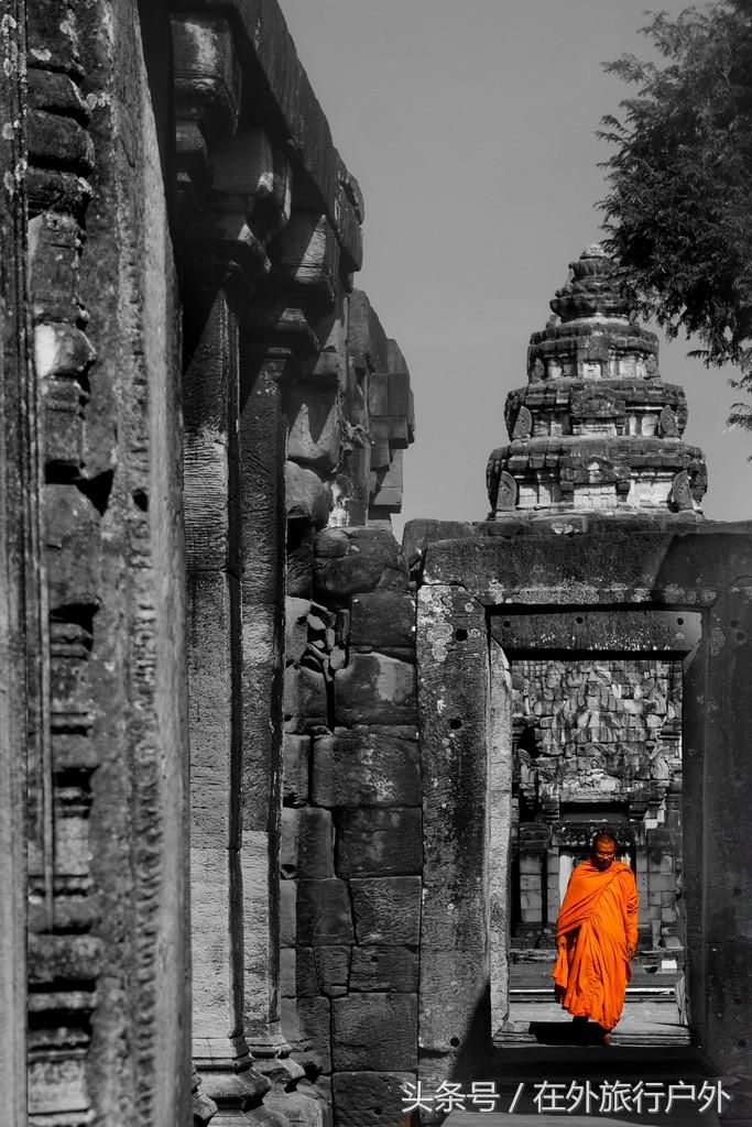 不去普罗旺斯和柬埔寨，千元飞到泰国看最美向日葵田和高棉遗址