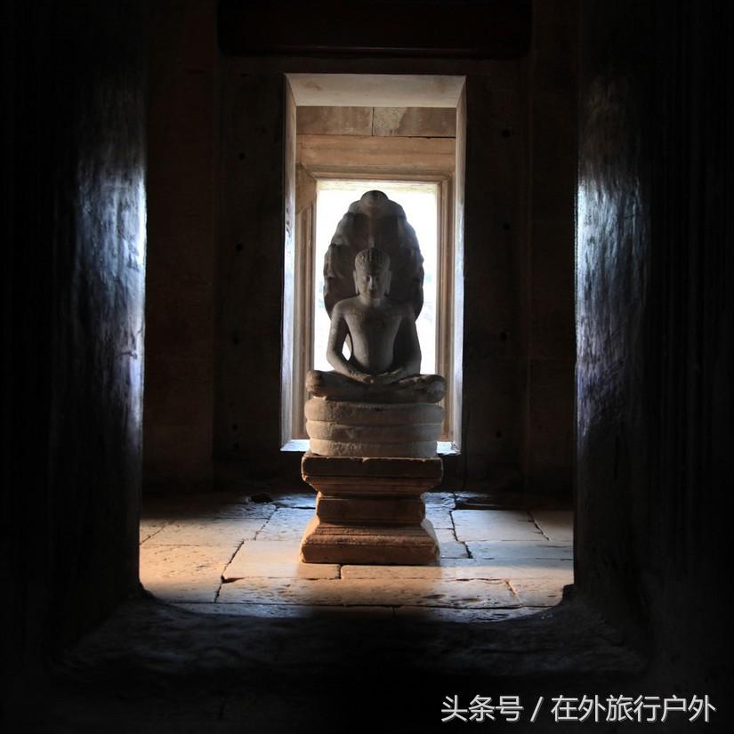 不去普罗旺斯和柬埔寨，千元飞到泰国看最美向日葵田和高棉遗址