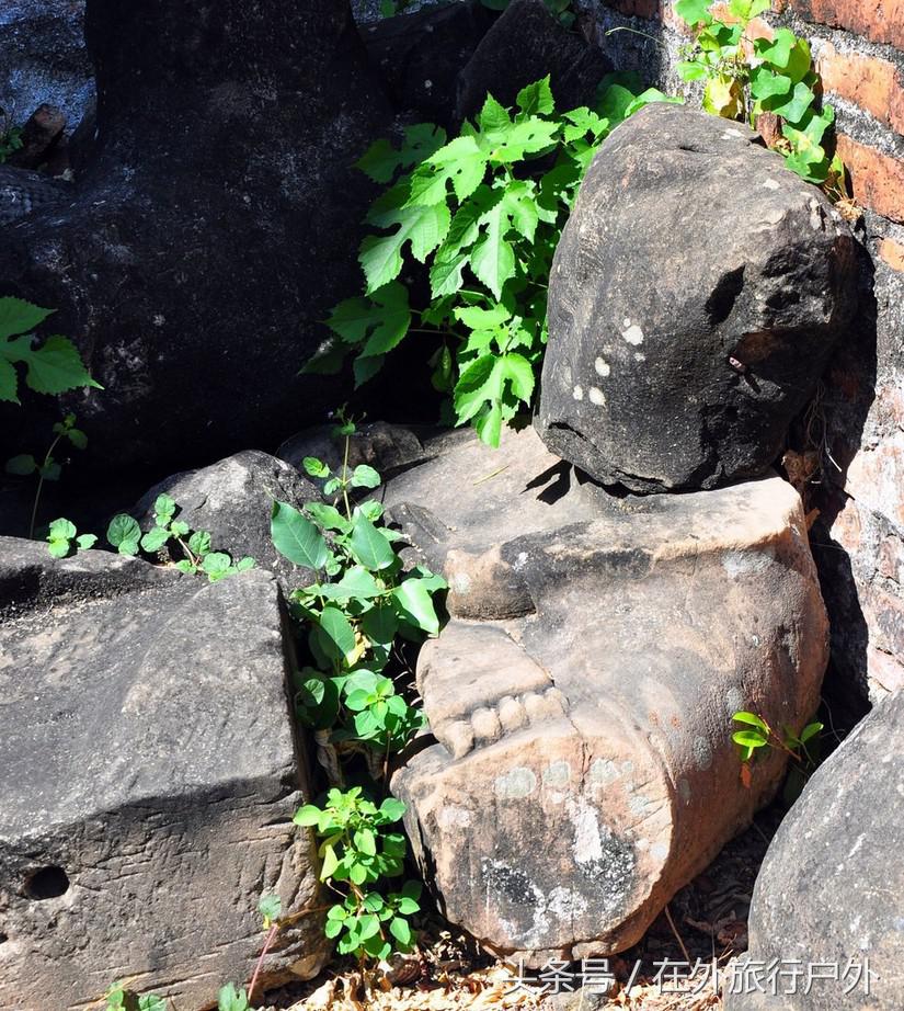 不去普罗旺斯和柬埔寨，千元飞到泰国看最美向日葵田和高棉遗址