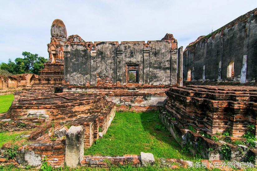 不去普罗旺斯和柬埔寨，千元飞到泰国看最美向日葵田和高棉遗址
