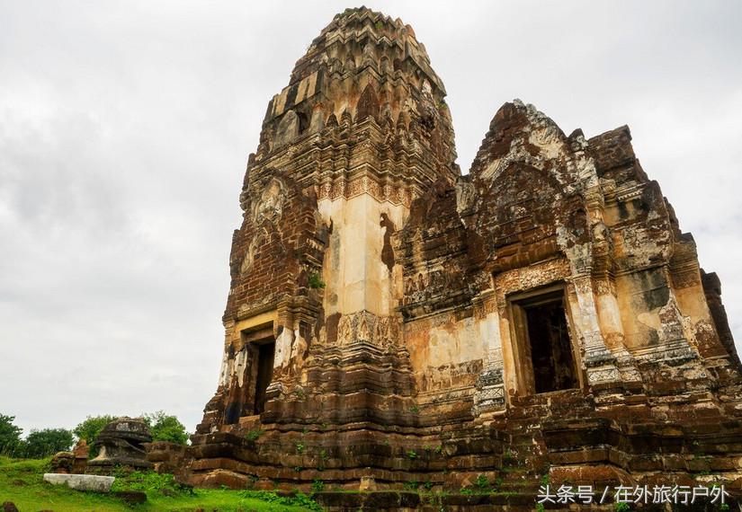 不去普罗旺斯和柬埔寨，千元飞到泰国看最美向日葵田和高棉遗址