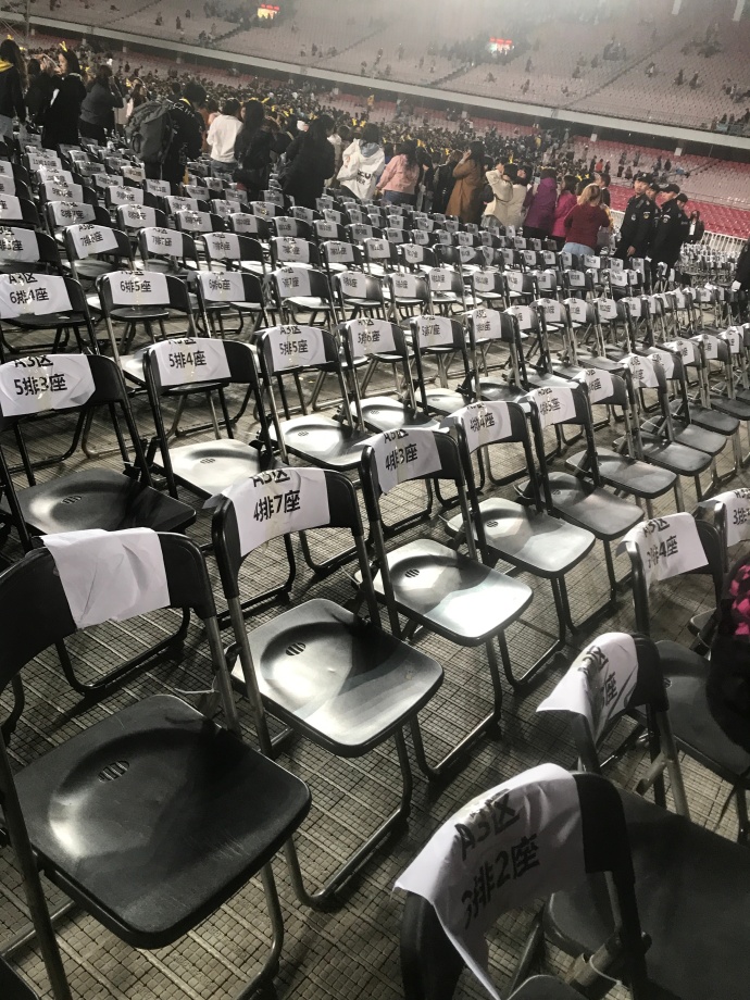 鹿晗17年跨年演唱会,鹿晗17年晚会