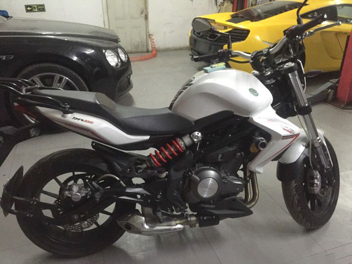 这款车售23800元,水冷双缸36马力,极速最快的车型之一