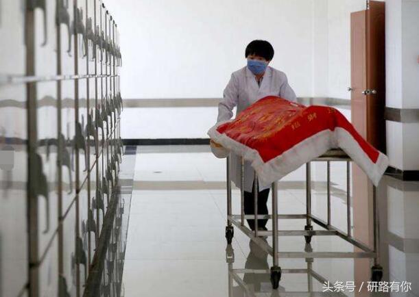 这十大冷门专业能月薪过万,5个冷门但是好就业的大学