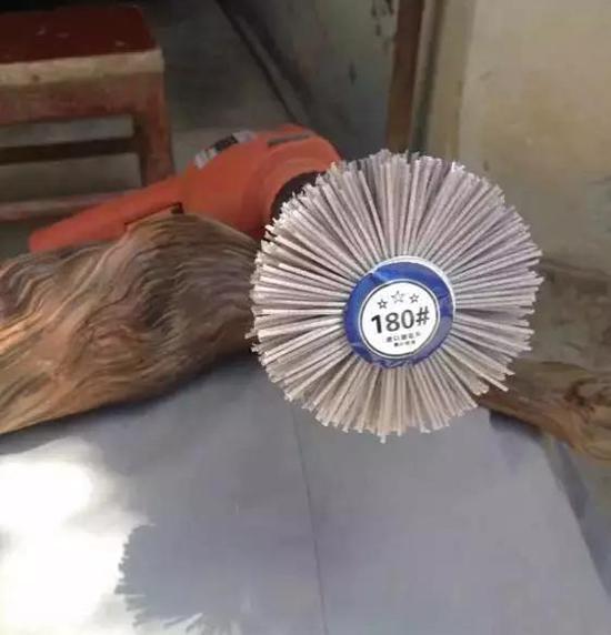 崖柏凹槽用什么工具打磨,打磨崖柏根雕的视频教程