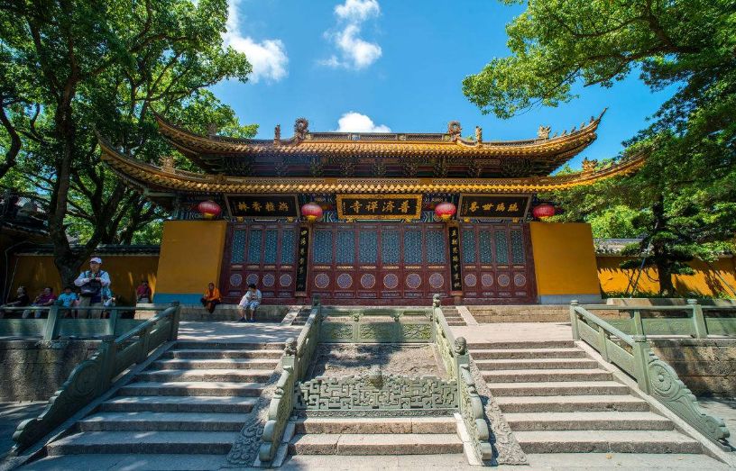 舟山市普陀区,佛教文化悠久,有海天佛国、人间第一清静境之称