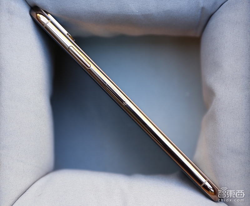 苹果iphonexsmax今年值得买吗,看看苹果iphonexsmax有多耐用