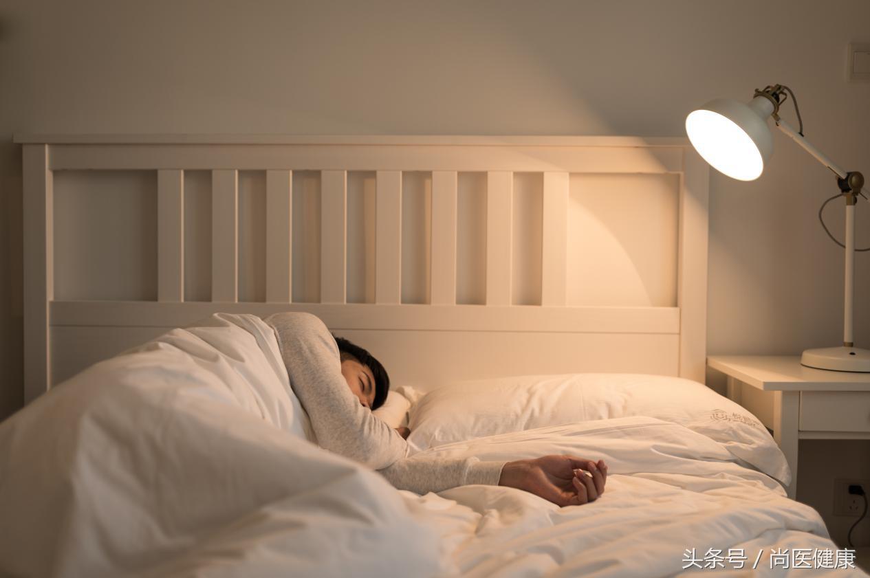 睡前做什么事快速入睡,睡前做好六件事轻松提高睡眠质量