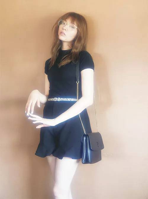 秋冬穿搭高级感外套不臃肿,黑色秋冬外套腰带搭配