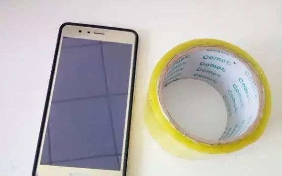 手机屏幕油油的怎么清理,手机屏幕流液体怎么修复