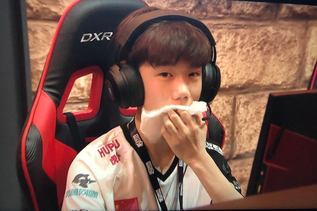 绝地求生：蜜蜂仔曝光4AM队员身高体重网友调侃韦神等于两个夏天