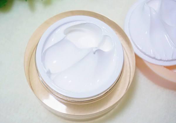 新手怎么用素颜霜隔离霜,素颜霜隔离粉底哪个适合学生的