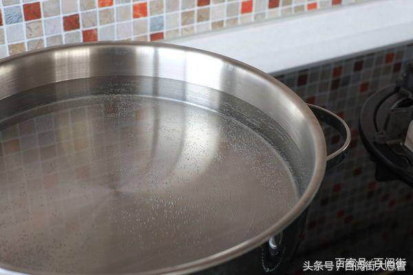 教你怎么让不锈钢锅变成不粘锅?保养得宜,10年都不用换