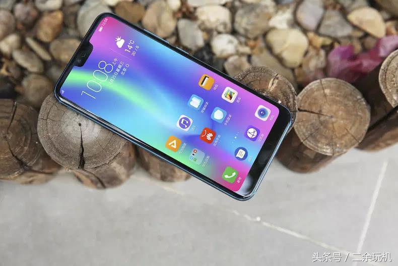 渐变色的手机是不是很难看,高颜值变色手机