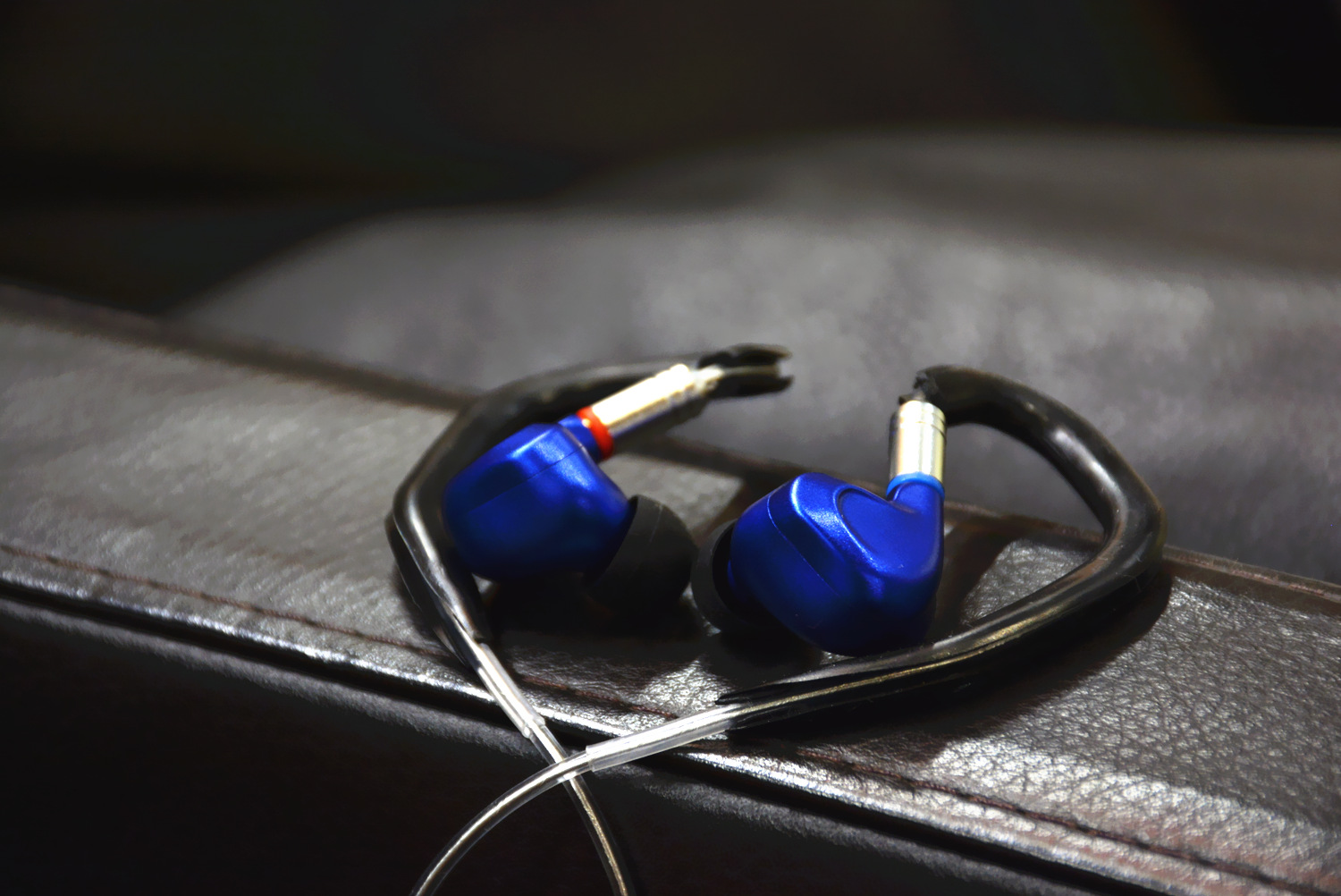 罕见六单元圈铁,线材可换,风格能调,BGVPDMG发烧级耳机体验