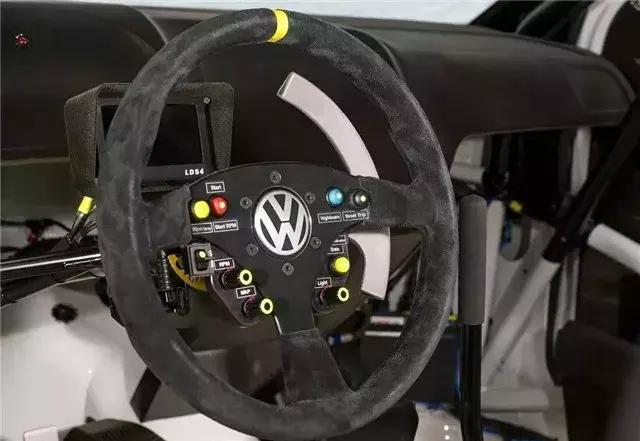 大众polo和思域哪个好,大众polo1.6自动最高配新车报价