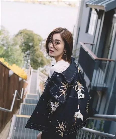 换季必备的牛仔外套,每日穿衣之道百搭牛仔外套