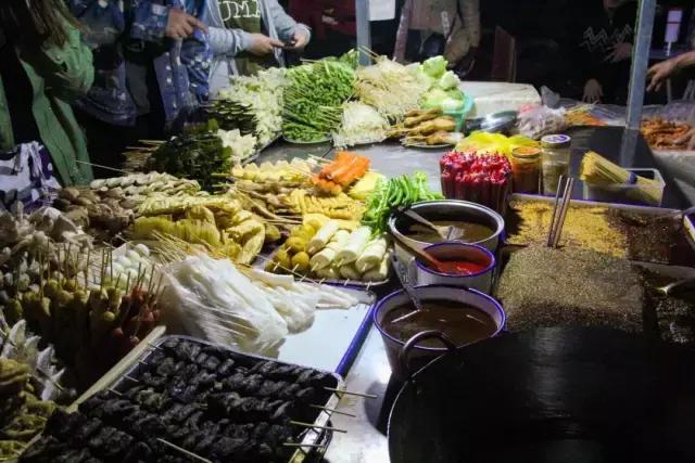 经典传奇南京街头,南京路边摊美味