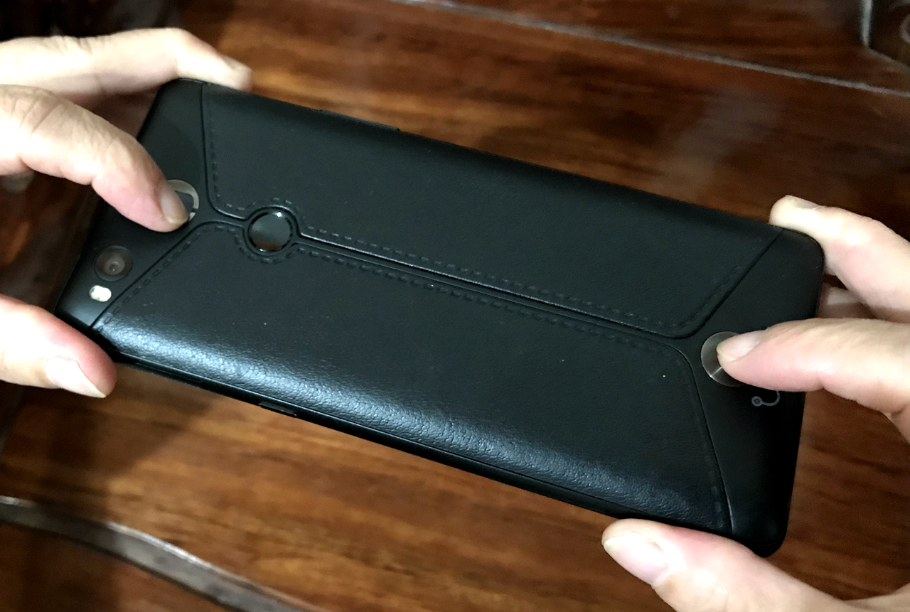 口袋里的关爱：私人医生H1智能手机