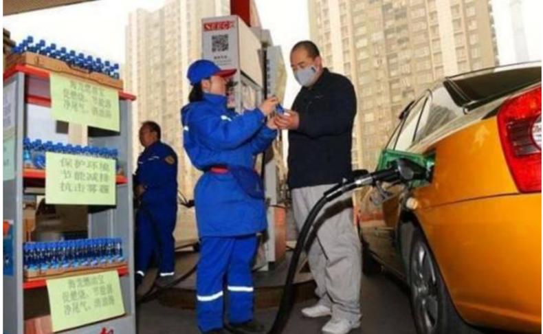 油箱打开油有气是怎么回事,油箱打开油会挥发吗