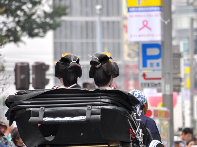 日本的百货公司为何死不了