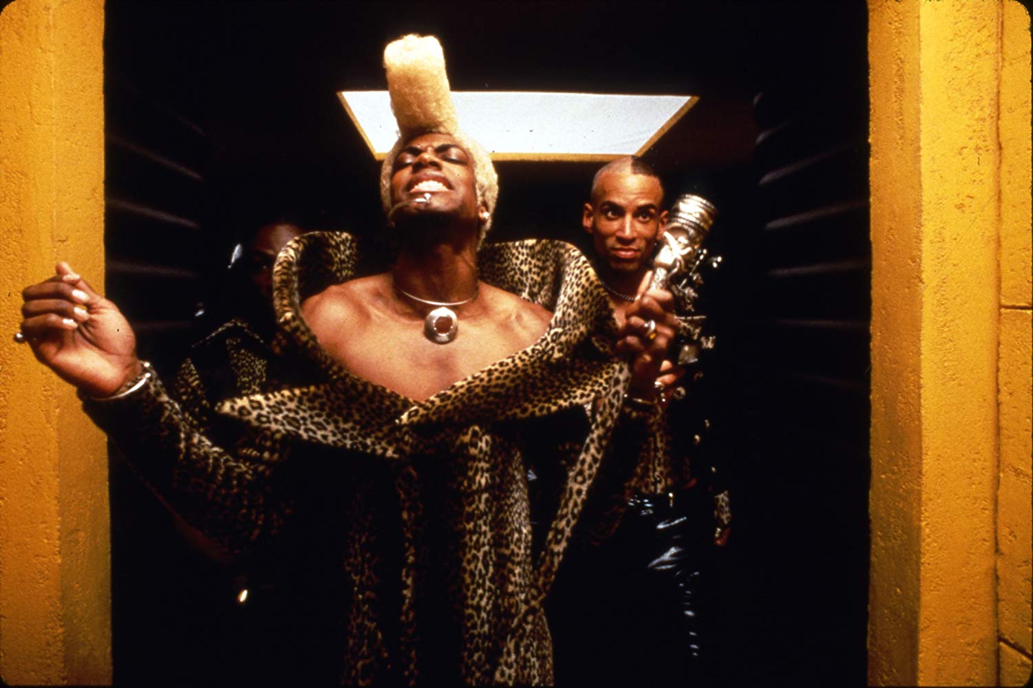 电影第五元素解说,电影第五元素的精彩瞬间