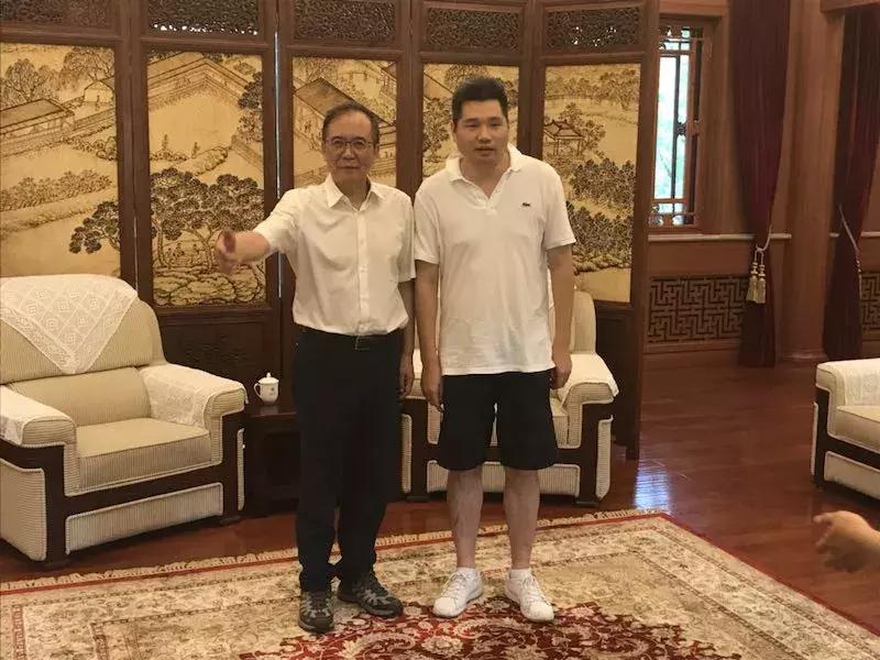 卖掉北京二环的房子去做纸尿裤，这位北大毕业的河南人图个啥？