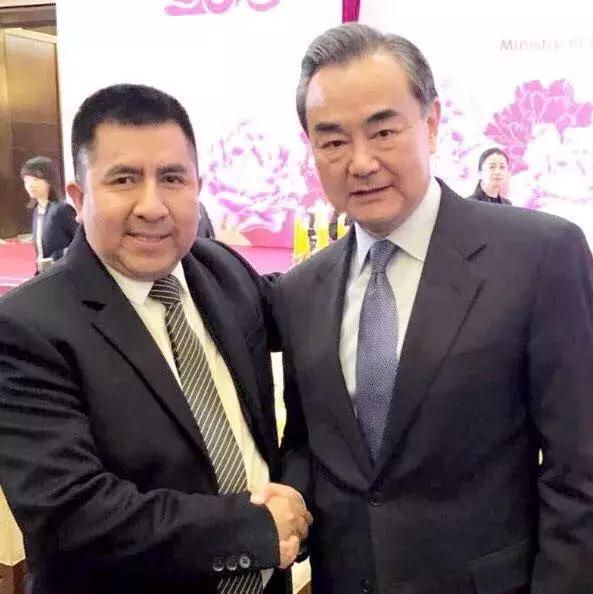 「活动报道」玻利维亚中秋记—小大使与天堂之国最感动的相遇