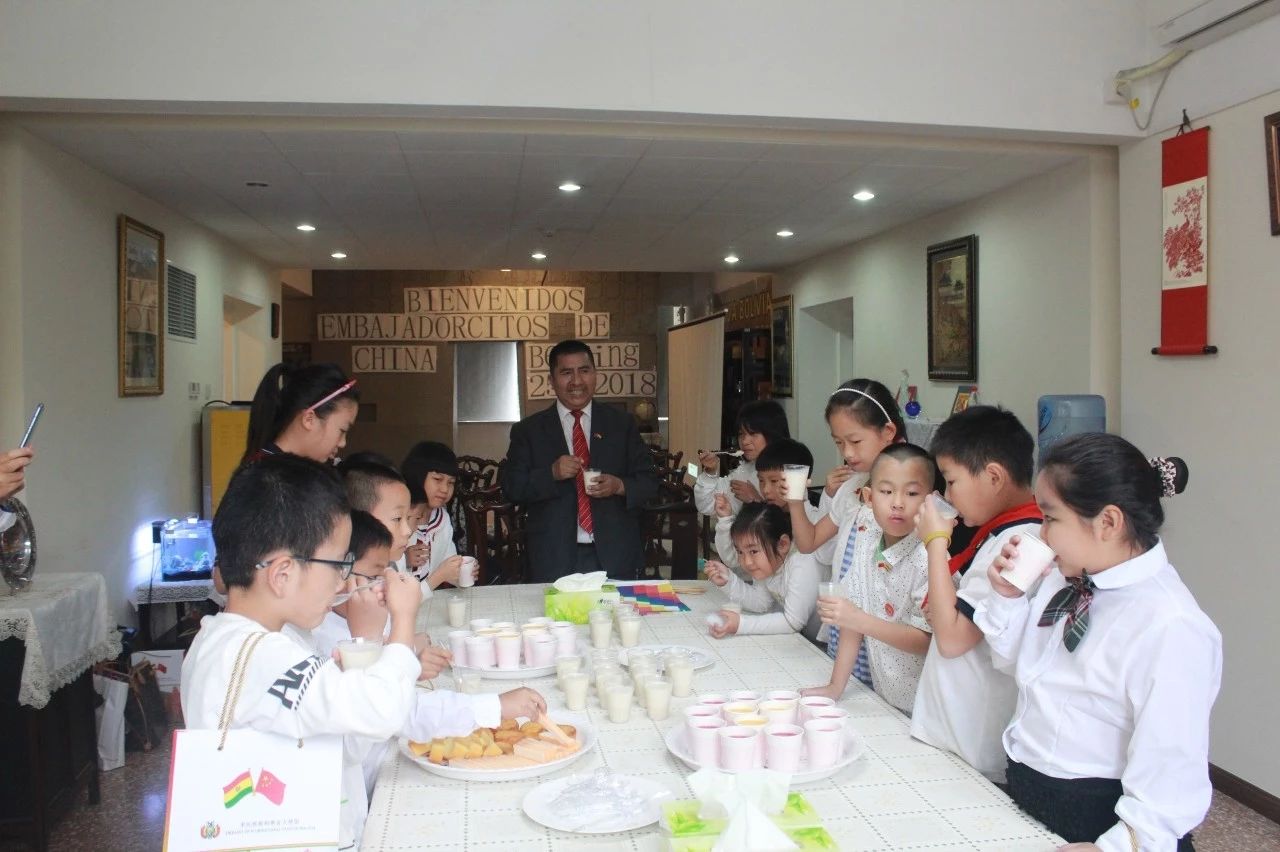 「活动报道」玻利维亚中秋记—小大使与天堂之国最感动的相遇