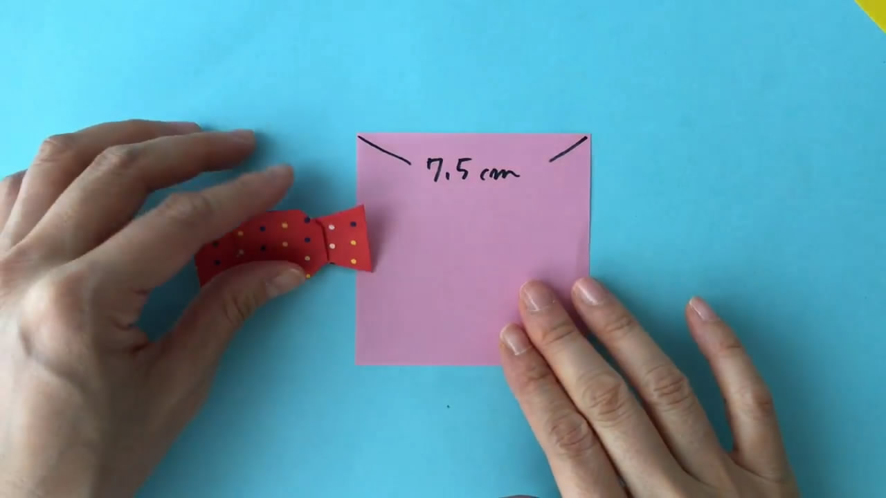 折纸糖果手工方法,用正方形装糖果的大袋子折纸