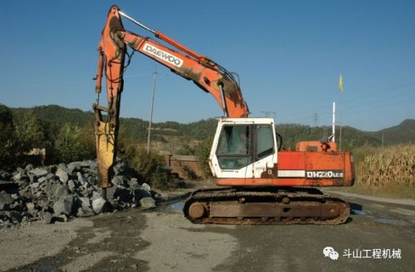 斗山dx230-9c和dx220-9c区别,斗山dx220-9c配什么液压泵调节器