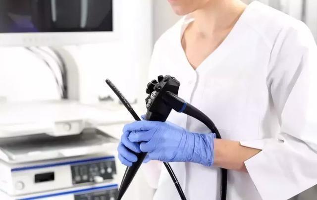 胳肢窝下面有小肉疙瘩是癌症吗,腰部皮下长肉疙瘩是癌症前兆吗