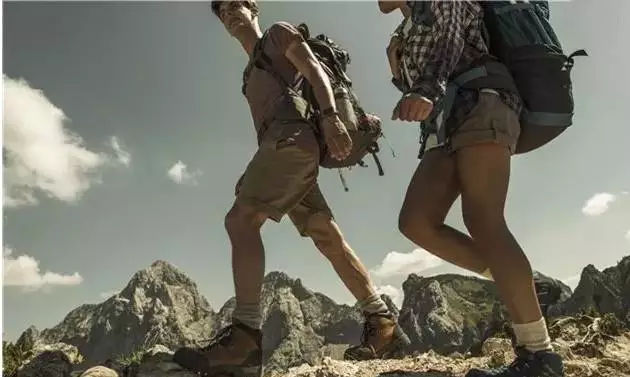 每天徒步走多少步伤膝盖,花3分钟学完老驴10年徒步技巧