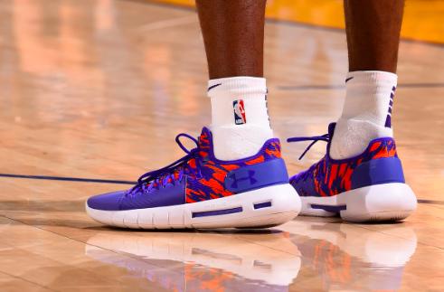 今日球场战靴鉴赏：奥迪的拉链鞋