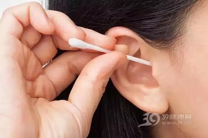 耳屎颜色是深色的,耳屎颜色代表什么意思