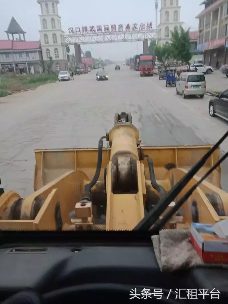 挖掘机替班司机惹了祸怎么办,挖掘机替班青岛