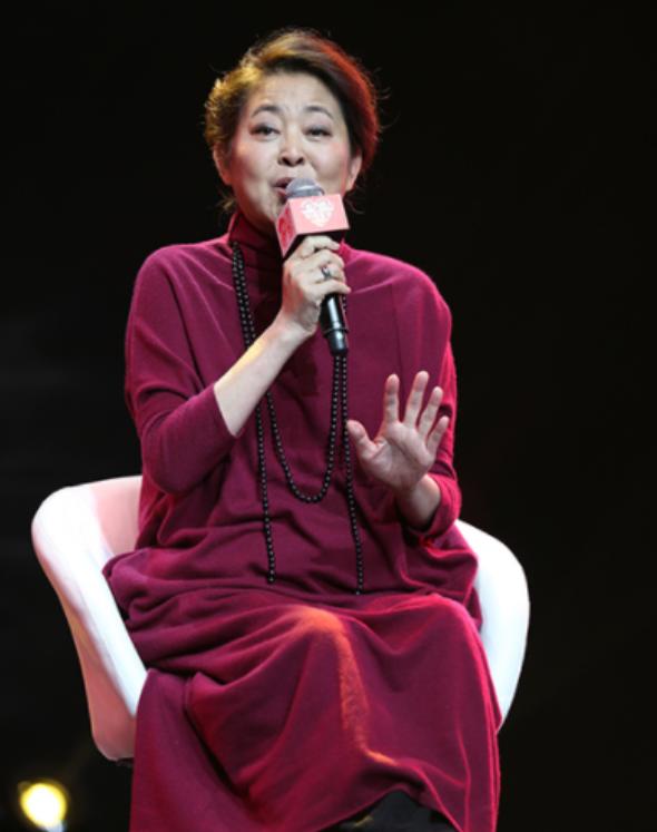 倪萍再谈与陈凯歌分手真相太心酸,倪萍优雅老去