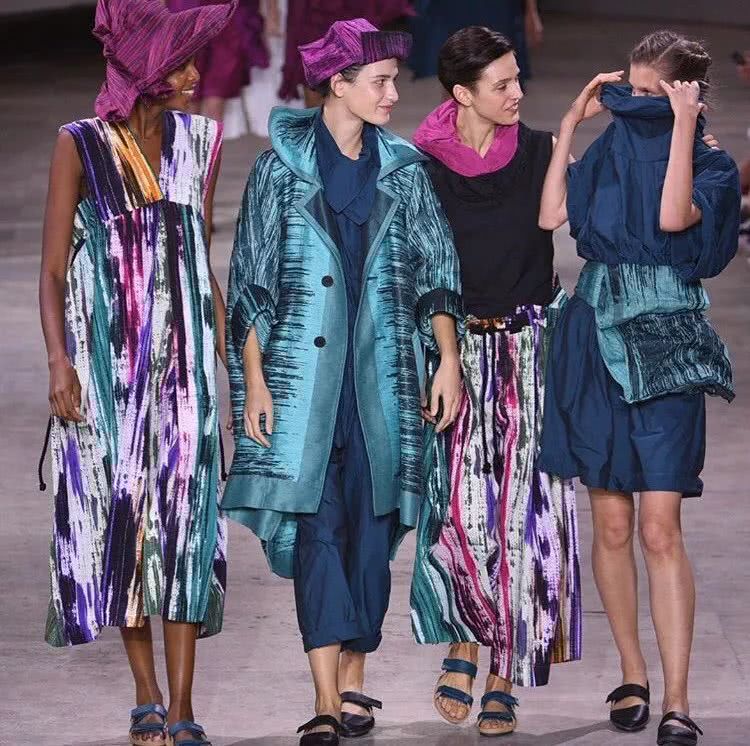 乔布斯衣服面料,乔布斯的衣柜都是同样的衣服